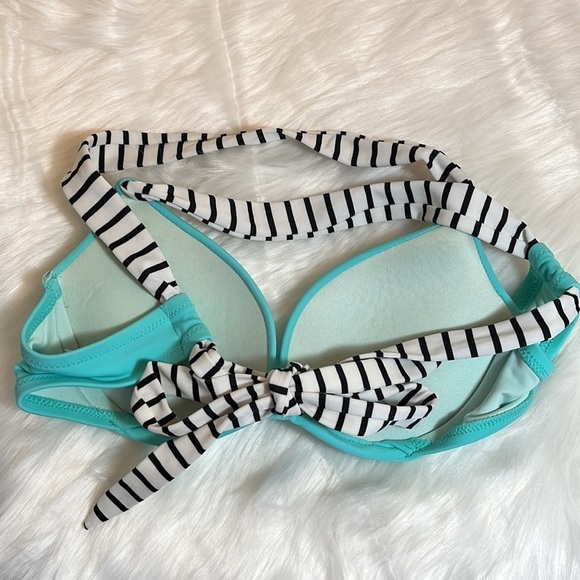 VICTORIA’S Secret Bikini Top - Picture 4 of 6